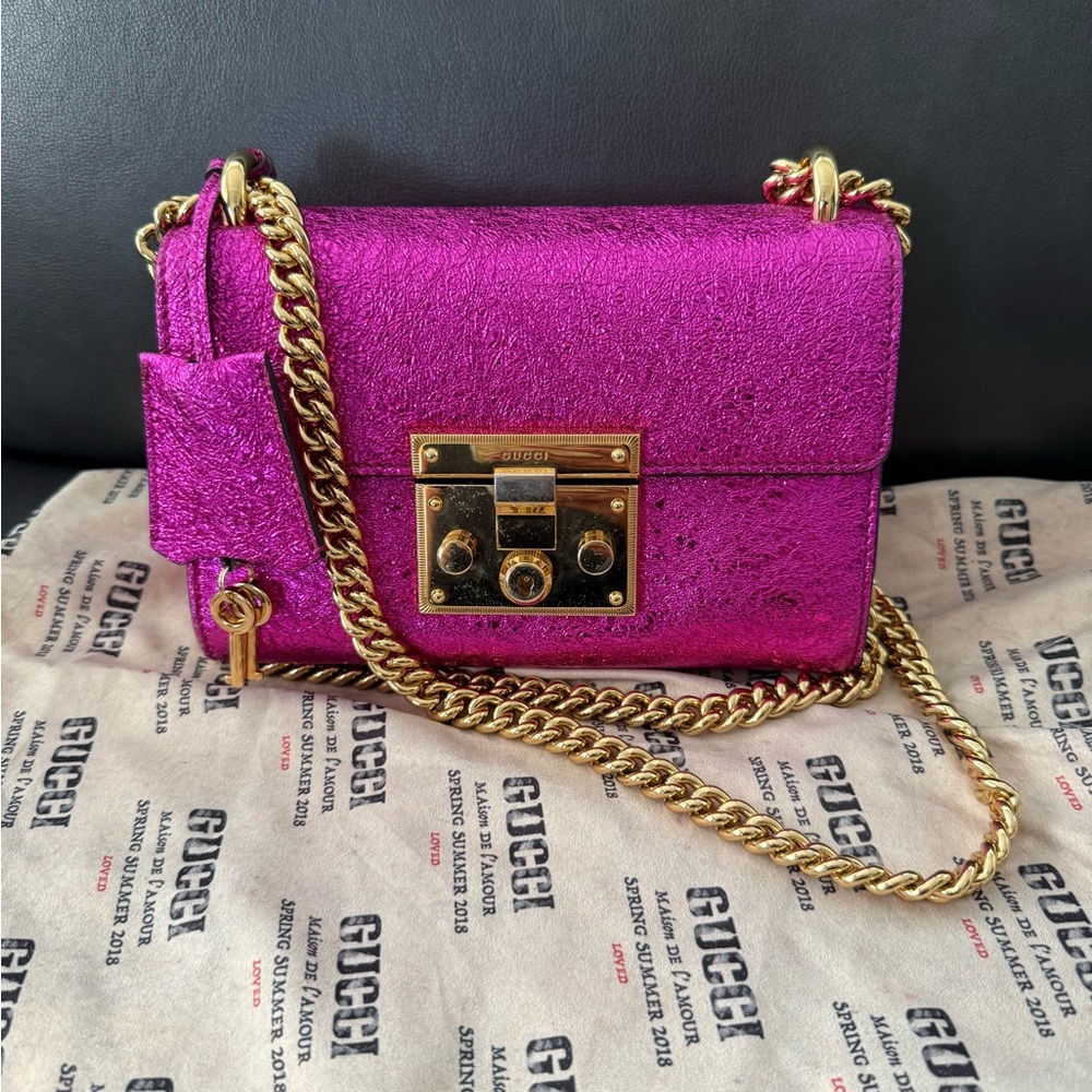 SOLD
Limited Edition Authentic Gucci Metallic Pink Galassia Padlock - Picture 1 of 15
